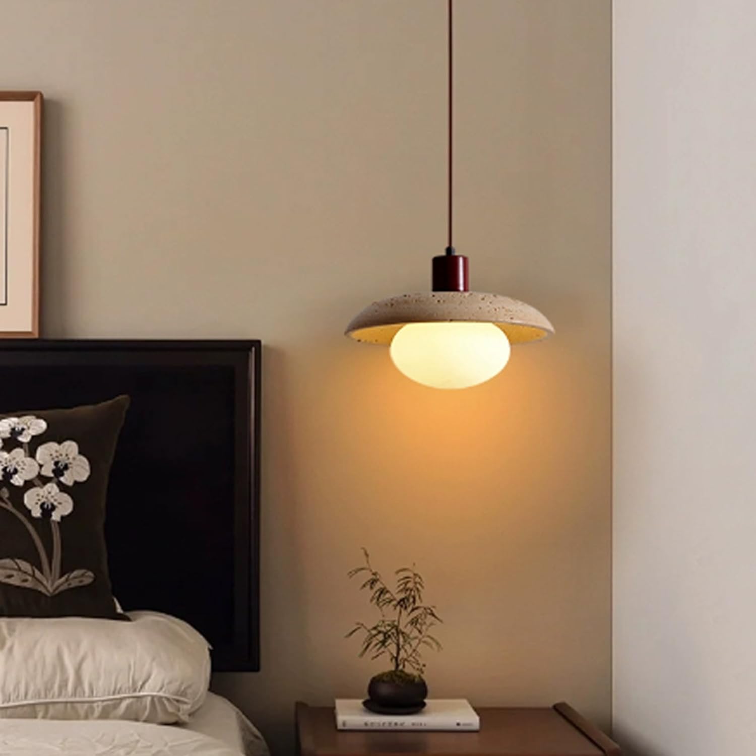 Lampada a sospensione semicircolare in pietra di travertino