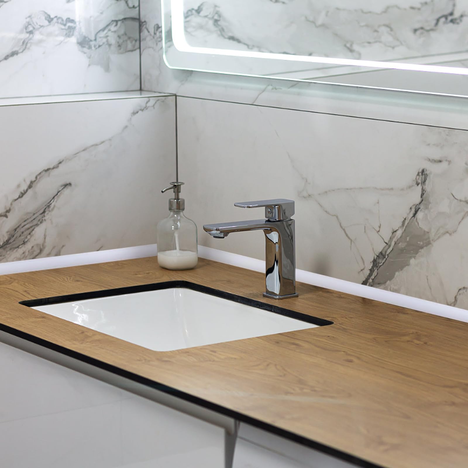 Barra decorativa flessibile per quarti, autoadesiva, impermeabile, per bordi delle pareti, bordi dell'armadio, bordi del soffitto, piani di lavoro (bianco 5 m)