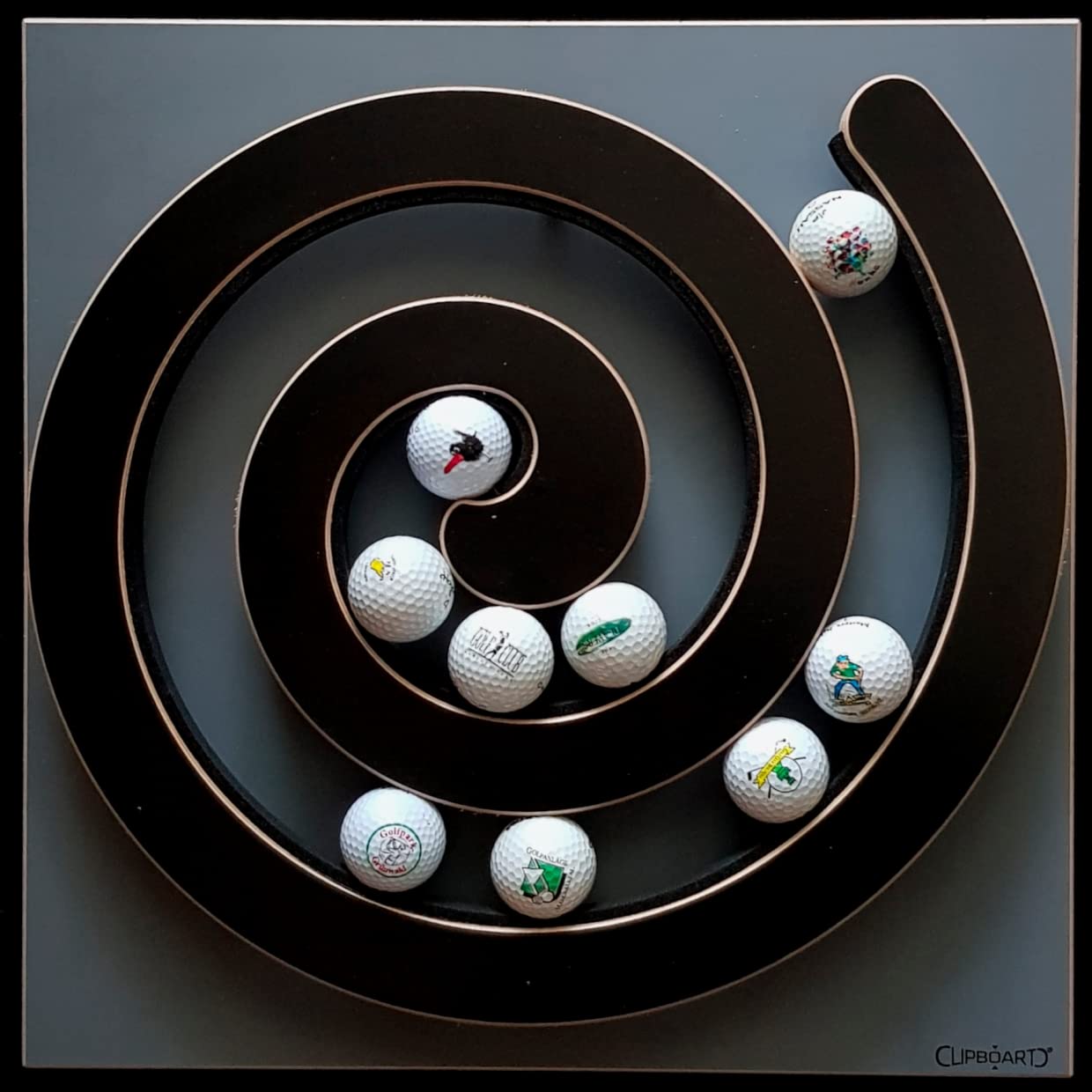 Golfballspirale aus Holz – Wandhalterung für bis zu 27 Golfbälle – Design Golfballhalter – Made in Germany