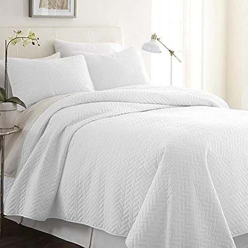 Linen Market Juego de ropa de cama de 3 piezas, tamaño California King, una colcha ligera y edredones lavables a máquina, incluye colcha acolchada y
