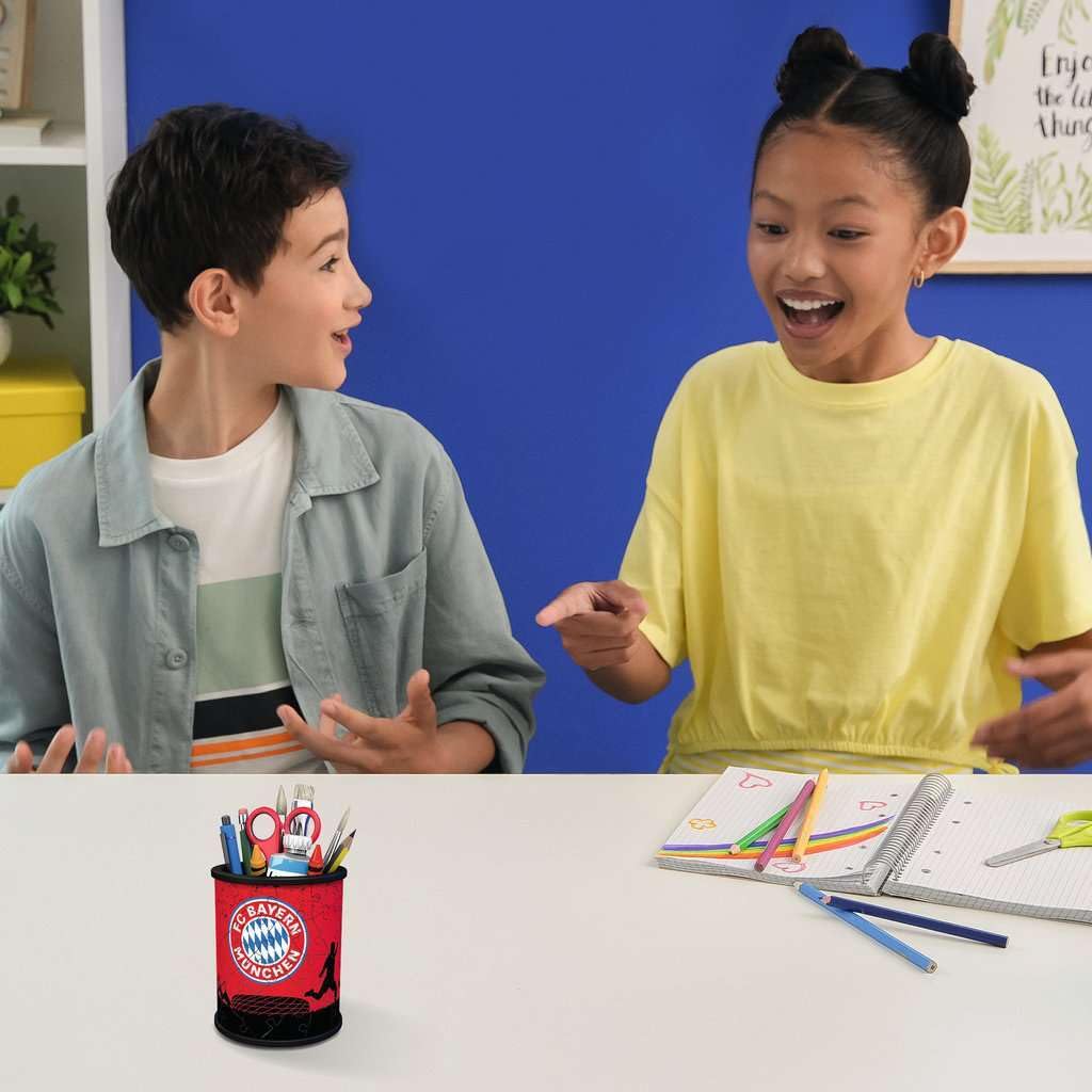 Ravensburger 3D Puzzle 11215 - Utensilo FC Bayern - 54 Teile - Stiftehalter für FC Bayern München Fans ab 6 Jahren, Schreibtisch-Organizer für Kinder: Erlebe Puzzeln in der 3. Dimension