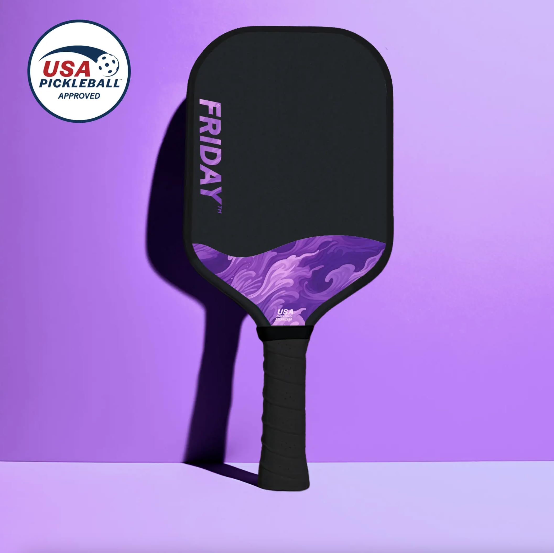 Challenger Friday Paddel, zweilagig, T700 Rohkohlefaser, Schaumstoff-eingespritzte Wände, USAP-genehmigt, Wabenkern, Tennis-Stil-Griff, Gritty Oberfläche für Spin
