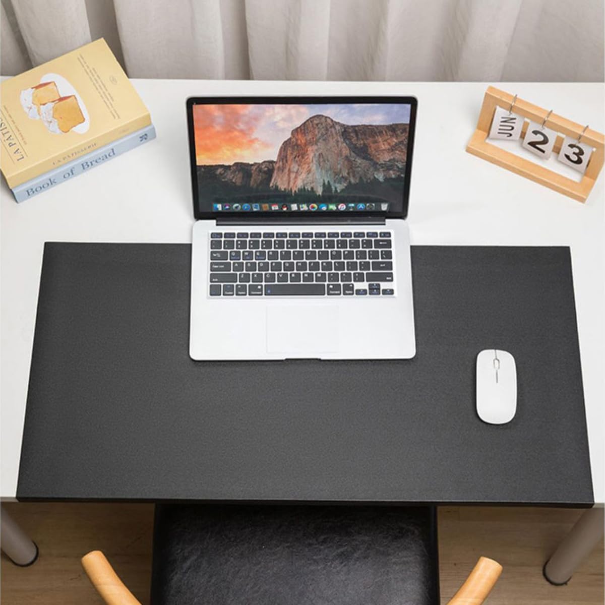 Tappetino da scrivania con protezione dei bordi, antiscivolo, in pelle PU, grande, per laptop, tastiera, impermeabile, per ufficio, casa, lavoro e gioco (verde, 140 x 60 cm)