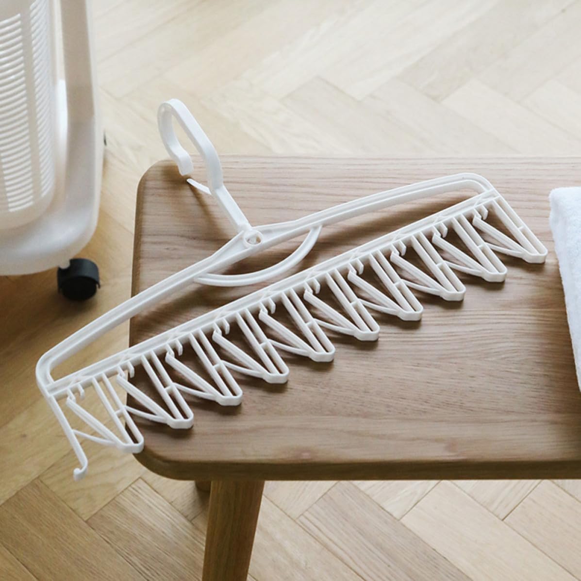 SHINEOFI 2pcs Wind Proof Sock Drying Rack Hanger with Clips, Plastic White