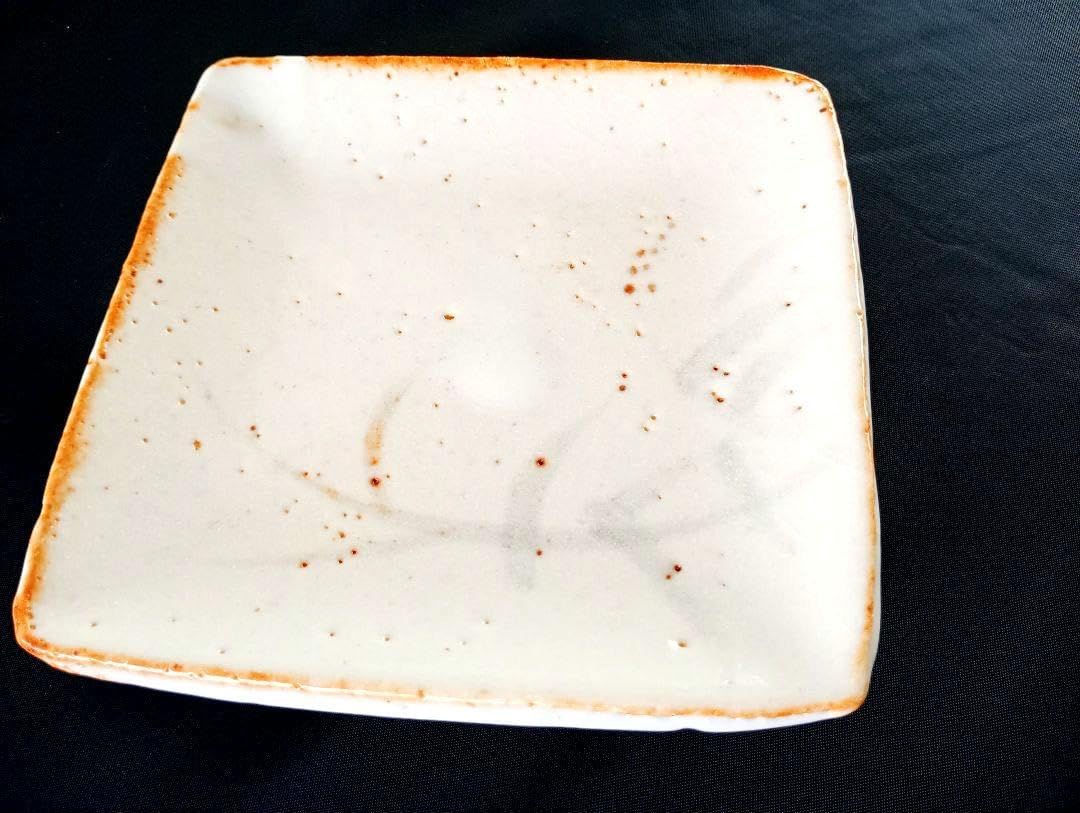 美濃焼　仙山窯　志野焼　志野銘々皿　安藤日出武　人間国宝　骨董　工芸品 Amazon.co.jp: 美濃焼 仙山窯 志野焼 志野銘々皿 安藤日出武 人間国宝