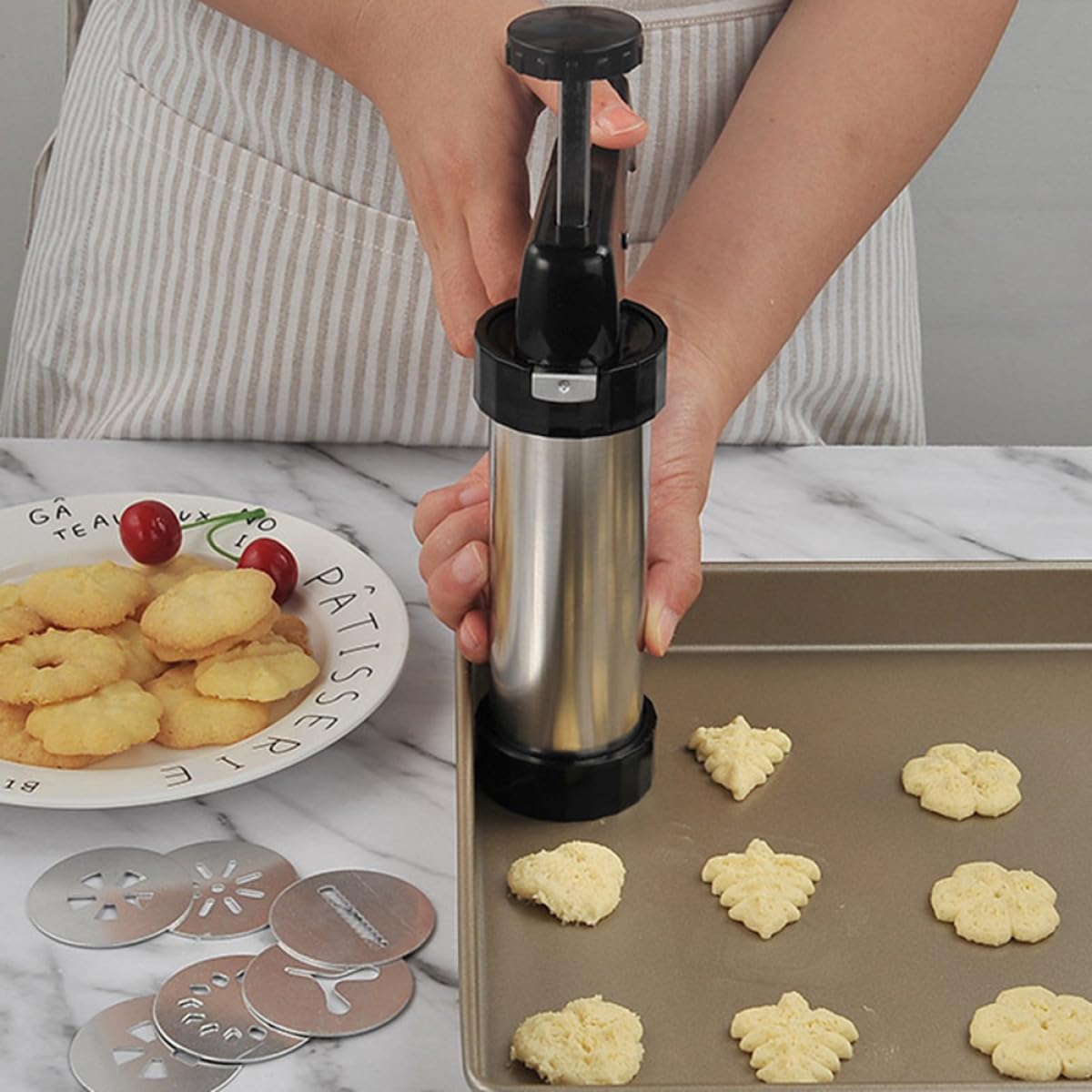 jojofuny Prensa para Hacer Galletas de Acero Inoxidable 8 Boquillas y 8 Placas de Patrón, Fácil de Usar y Limpiar para Cocina y Restaurante Reutilizable