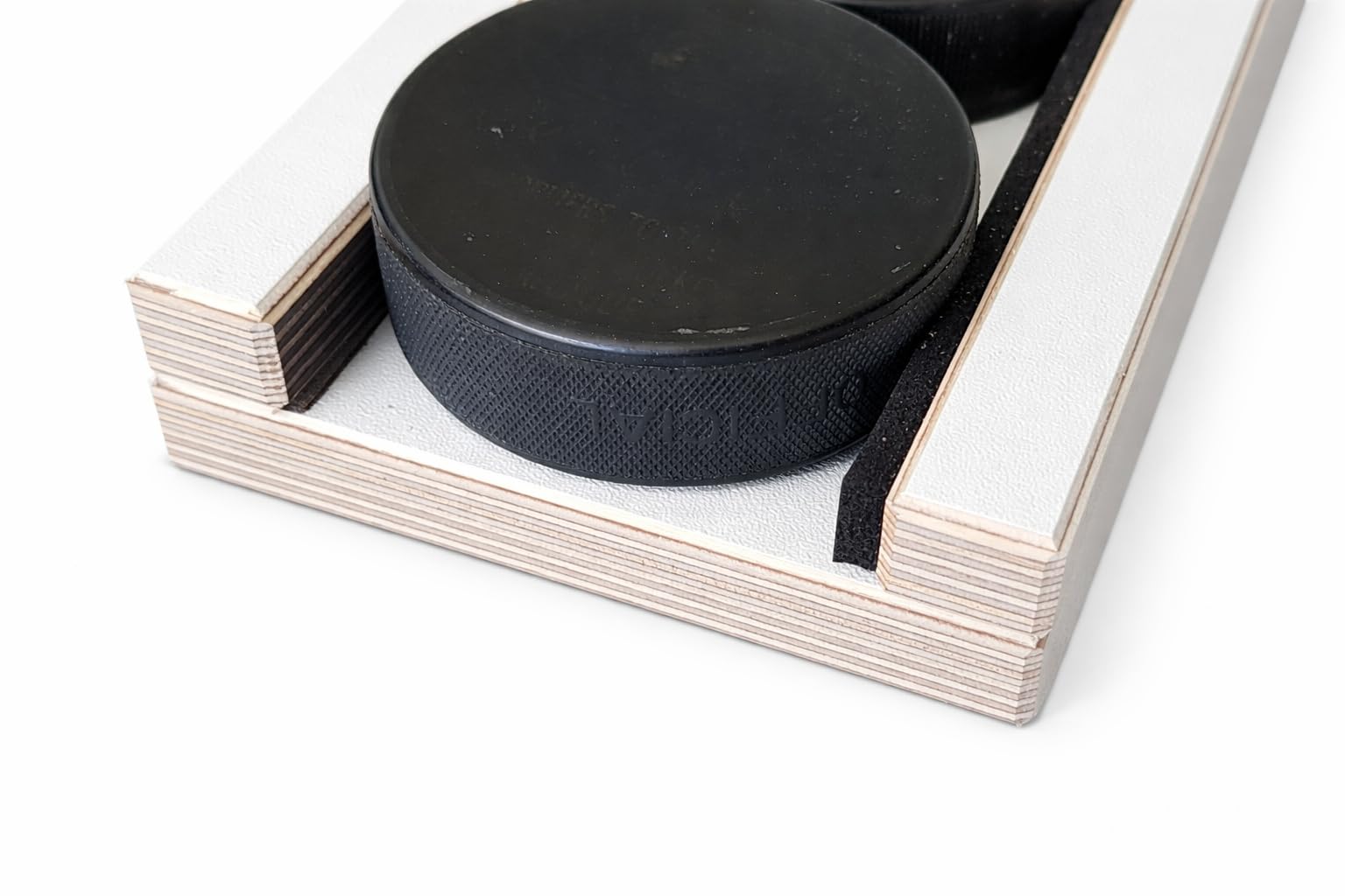 Support mural vertical ou horizontal pour 10 palets de hockey sur glace (10 palets)