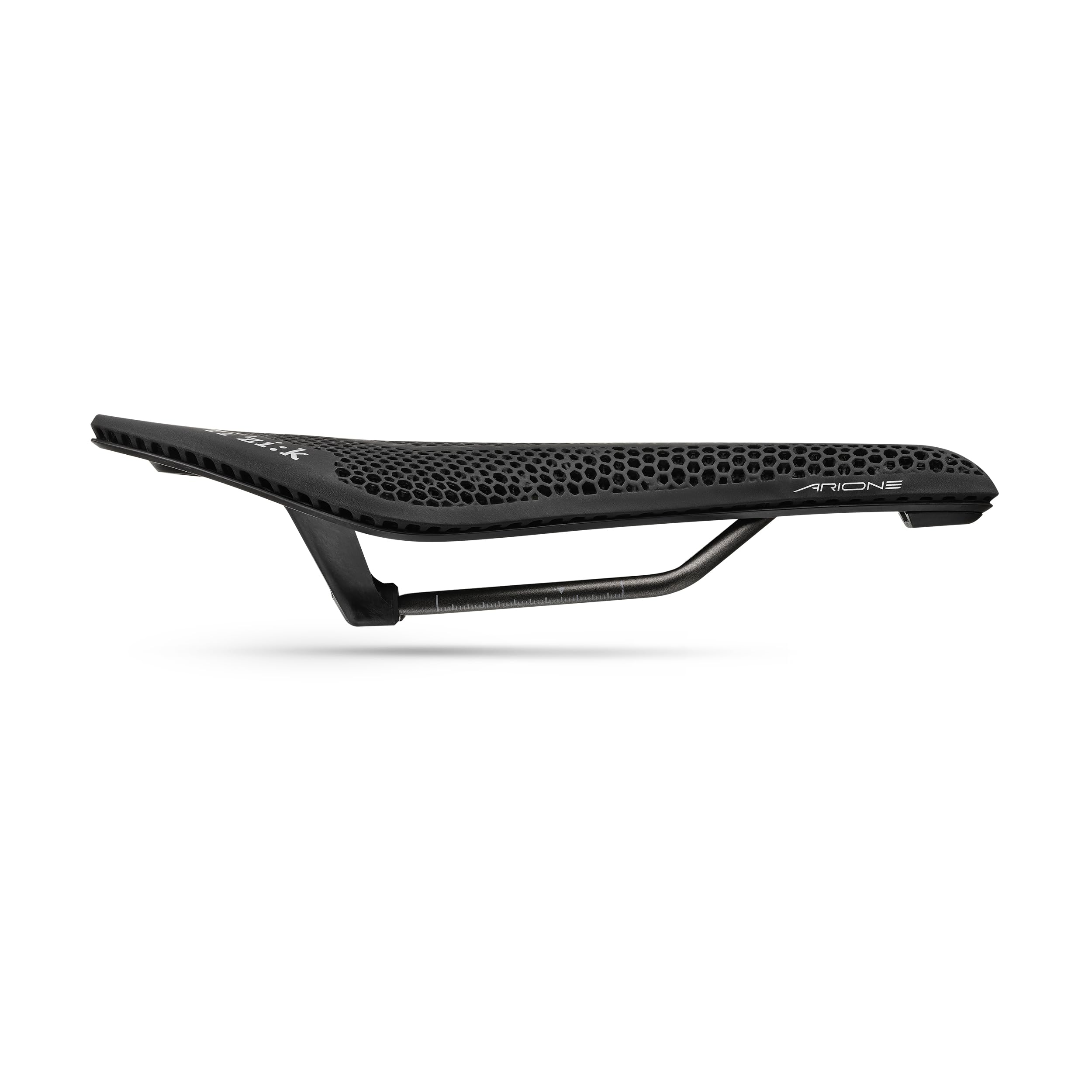 Amazon | Fizik Vento Arione R3 アダプティブ 135mm ブラックサドル