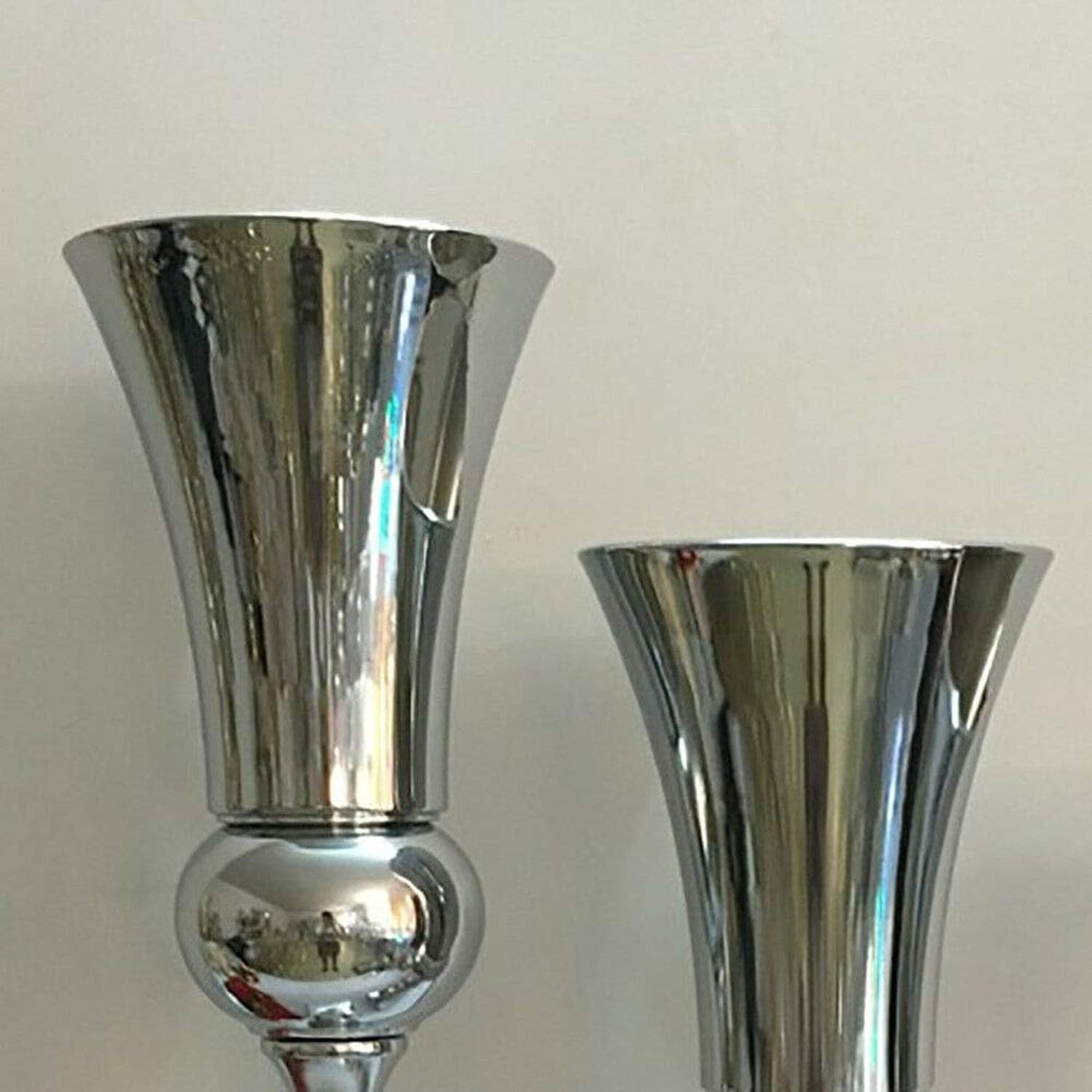 Wazon Metalowy Srebrny Trzonowy na Kwiaty, Uchwyt na Świecznik Trąbka, Kandelabr Środkowy Dekoracyjny na Przyjęcie Weselne Dom Salon Biuro Świąteczna Ozdoba Sto, 64cm