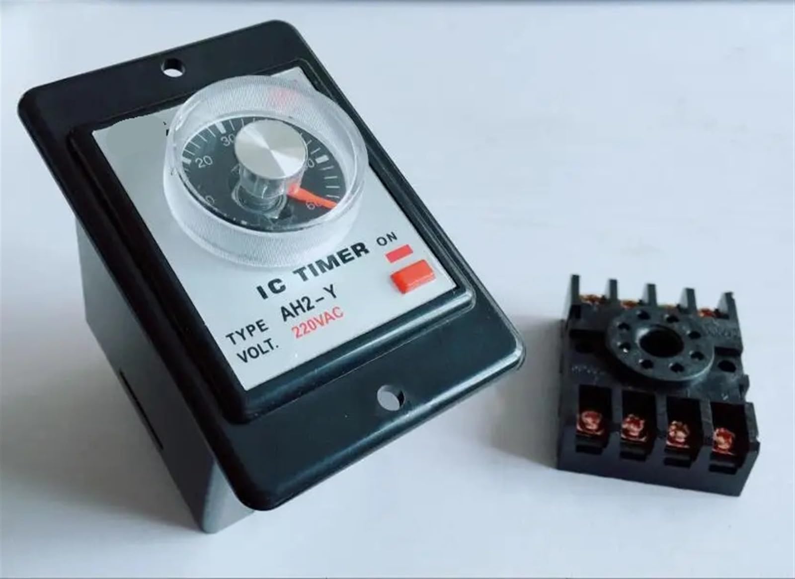 Relais temporisé AH2-Y pour programmation de mise sous tension stable AC110V - 4