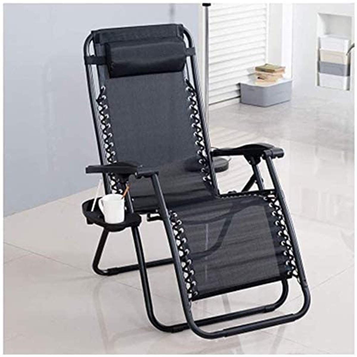 Chaise longue pour soulager le mal de dos pendant la pause de midi