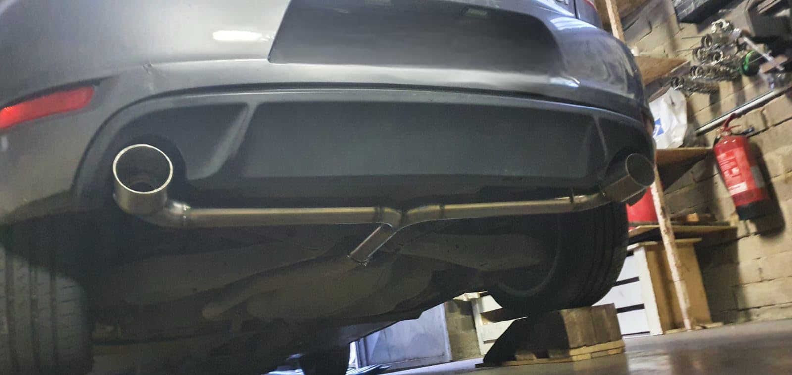 Terminale di Scarico Inox Replica GTI, Doppia Uscita, compatibile con Volkswagen Golf 6/7/7.5/8