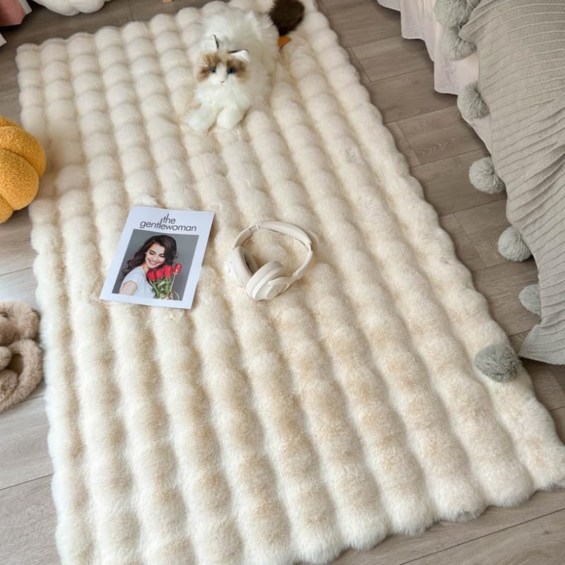 Poowe Tapis ultra doux et moelleux en fausse fourrure de mouton beige à poils longs – Housse de canapé à poils longs – Tapis en fourrure pour chambre à coucher, sol, canapé, salon, couloir – 0,6 x 1,6