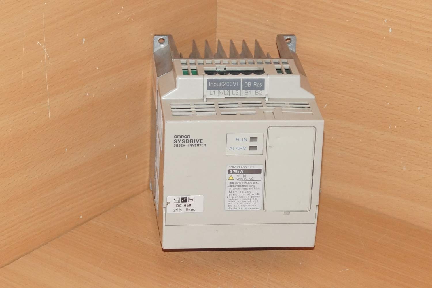 OMRON SYSDRIVE 3G3EV-AB007R-CER1