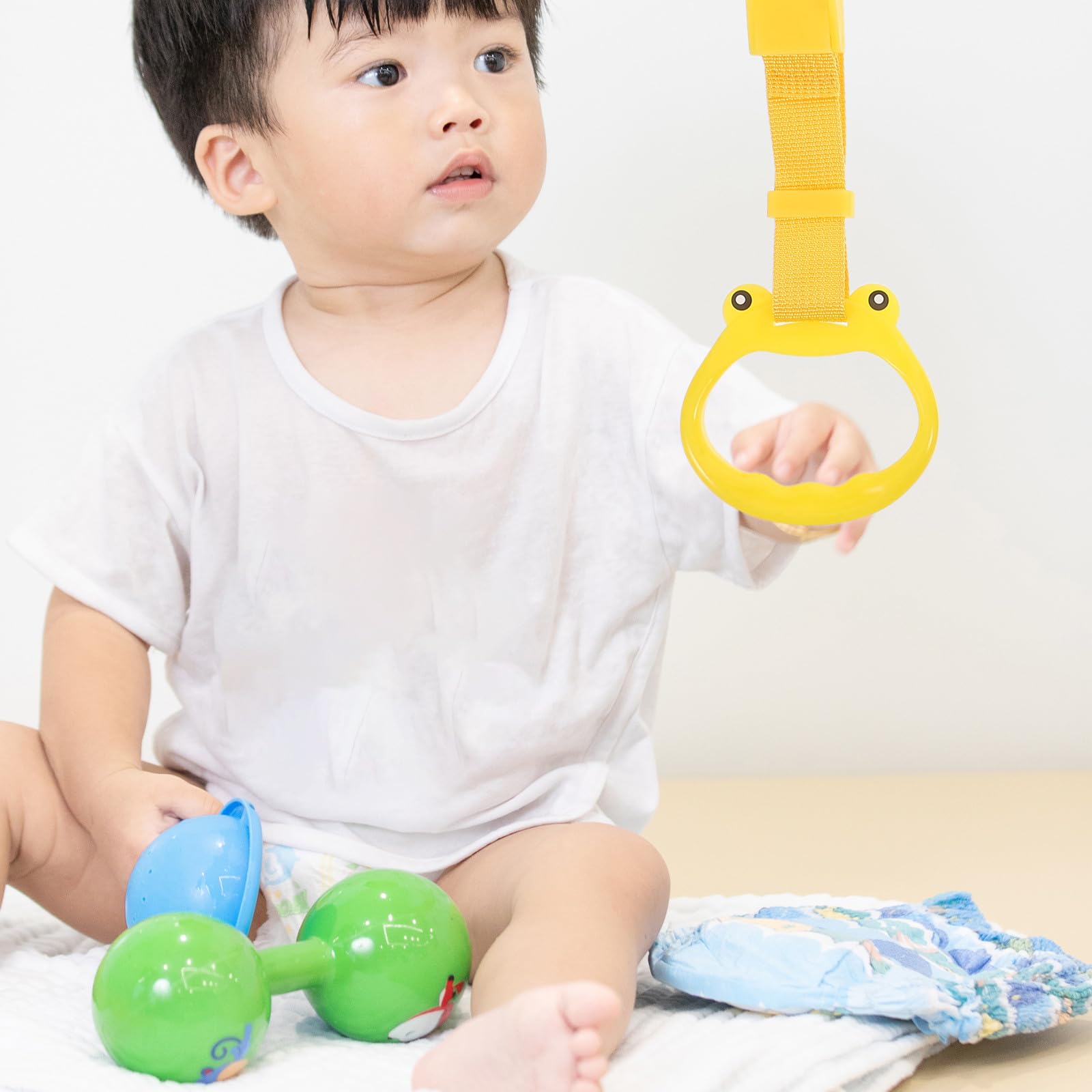 GARVALON Lot de 4 Anneaux de Traction Réglables pour Bébé Poignées Parc à Bébé en PP et Nylon Support Stable à Se Tenir Debout Marcher Accessoires d'apprentissage pour Tout-Petits Usage