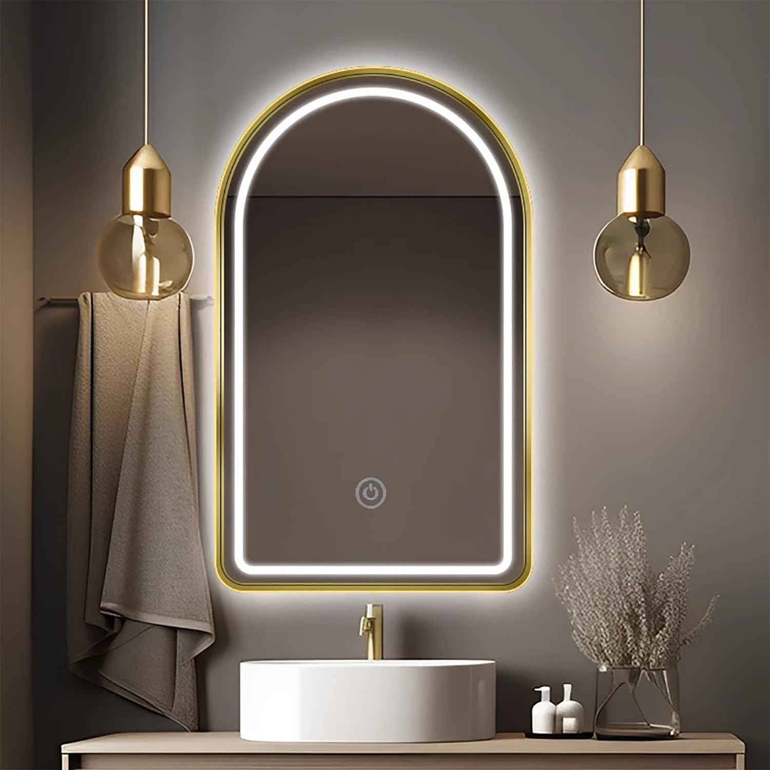 Miroir de vanité mural arqué pour votre salle de bain avec éclairage LED modulable chic