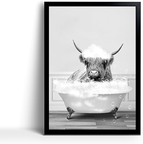 Vista 49 de Divertido arte de pared enmarcado de vaca de las tierras altas en bañera, lienzo blanco y negro, impresiones artísticas de pared de vaca, decoración