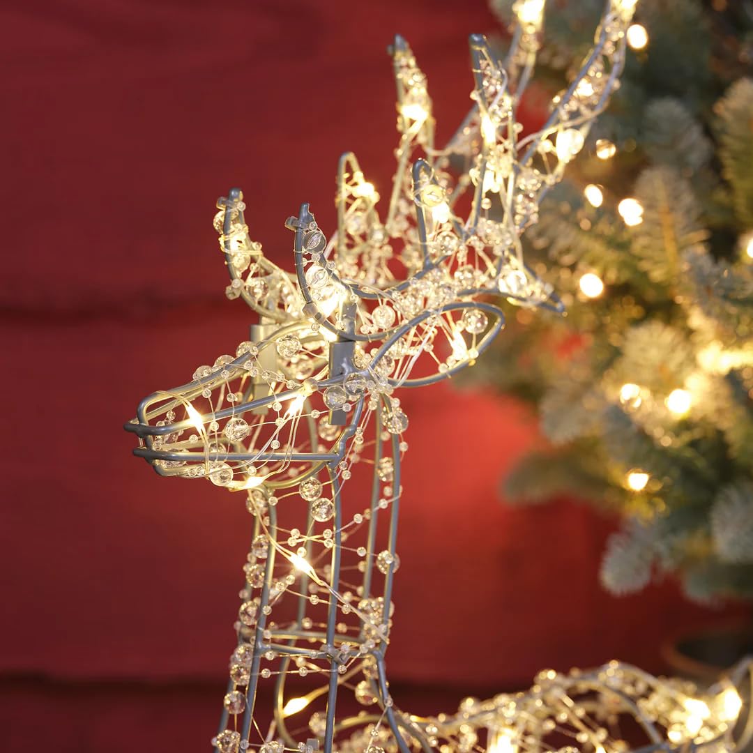 Light4fun Beleuchteter perlenbesetzter Hirsch | mit 50 warmweißen LEDs | batteriebetrieben & mit Timer | Weihnachtsfigur für innen und außen | Weihnachtsdeko Beleuchtung Garten Haus
