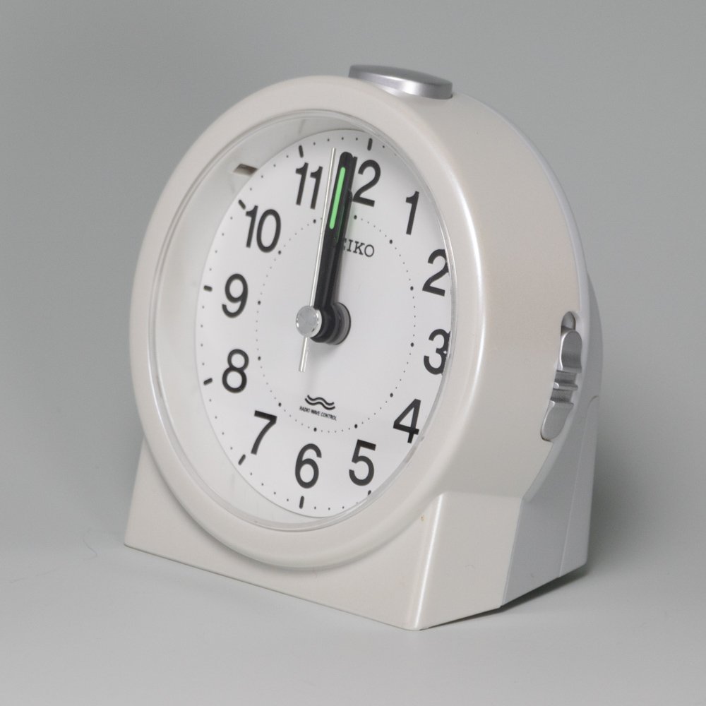 Amazon.co.jp: セイコー クロック 目覚まし時計 電波 アナログ 白