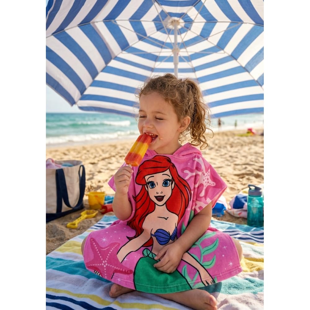 Ariel Poncho de Bain avec Capuche et Queue 3D Microfibre 110 x 55 cm Séchage Rapide 240 g/m² Idéal pour Piscine et Plage Disney