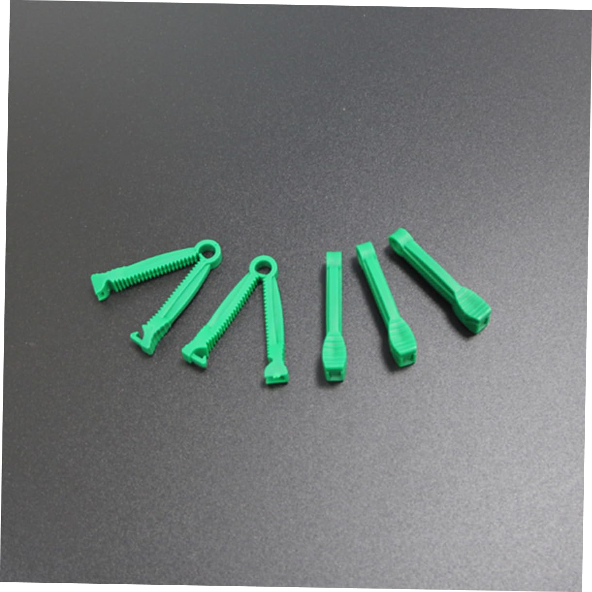 Einweg Nabelschnurklemmen Pp 100 Stück Wurfclips zur Verhinderung von Nabelblutung für Neugeborene Welpen und Tiere Beim Wurf Zufällige Farbe Zufälliger Stil