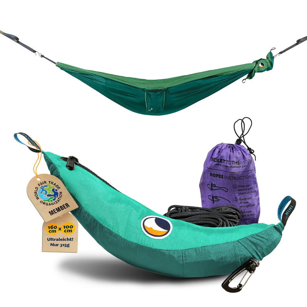 Hamaca infantil para exteriores verde esmeralda | de nailon de seda de paracaídas con 160 x 100 cm y solo 315 g – Hamaca para niños incluye mini mosquetón de 6 kn y cuerda | Original Ticket to the