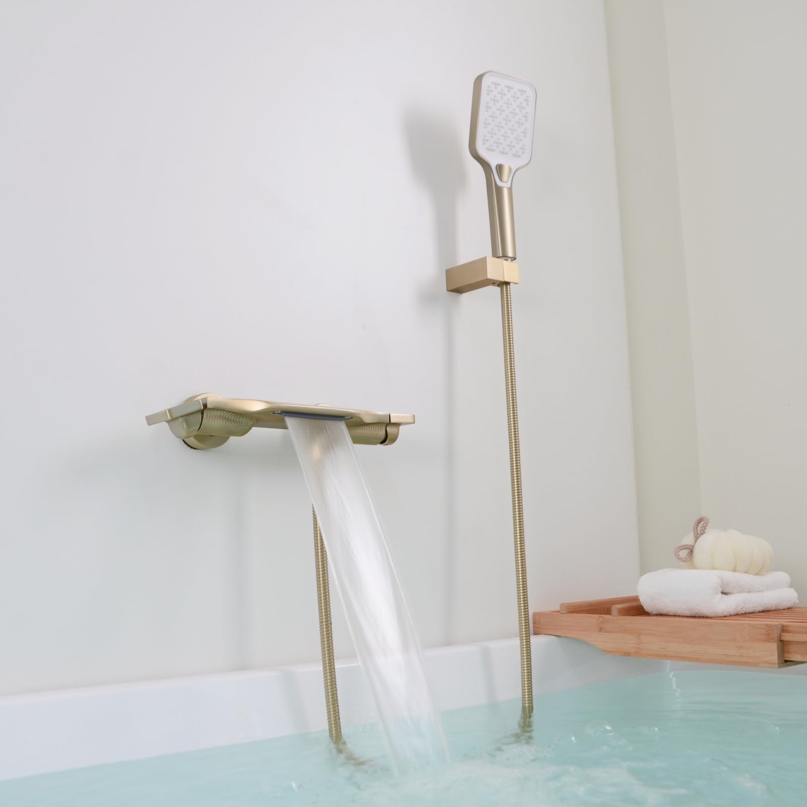 Rubinetto Vasca da Bagno a Cascata, Miscelatore Vasca da Bagno con Doccetta, Rubinetto Doccia in Ottone, Oro Spazzolato, 14Y4OK