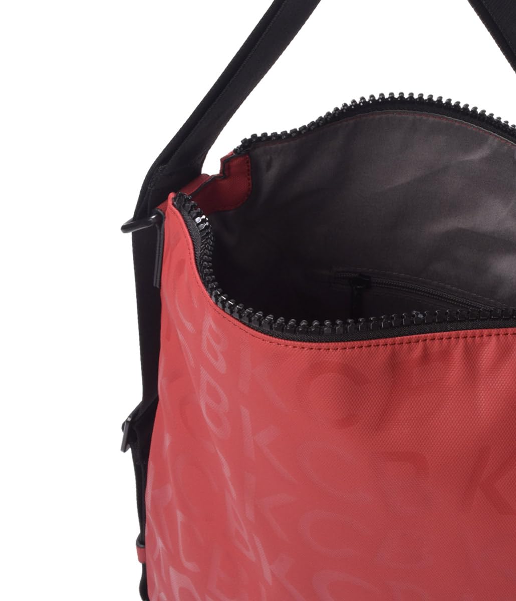 Bolso Mochila KCB Stamp | Versatilidad y Estilo | Diseño Convertible y Espacioso | Perfecto para el Día a Día | Asas Ajustables | 100% Vegano | Color Cereza