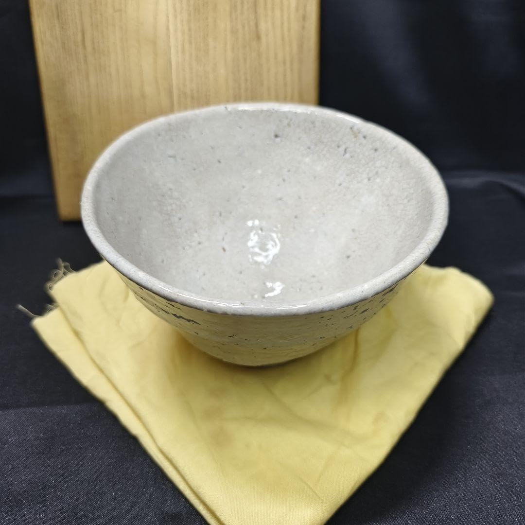 Tea utensils, Hagi-yaki Rice Bowl, Iron Ash Glaze, Well Rice Bowl, Hagi Kiln, Gyokuyama, Nosaka Egetsudo, Yasuki Nosaka, Paulownia Box *Wooden box not included for international shipment