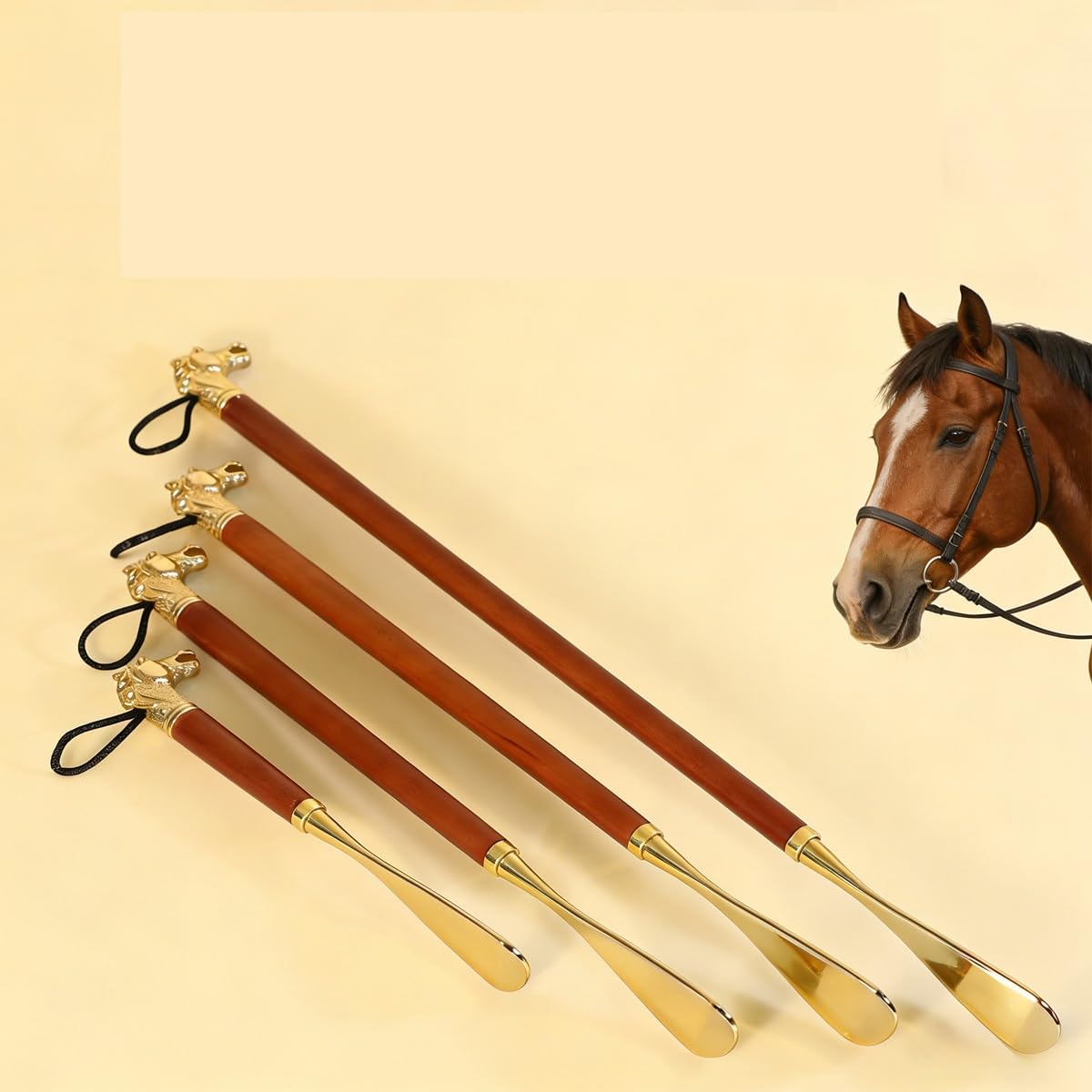 Calzador de aleación Zinc con Forma Caballo – Sin Necesidad agacharse,Ayuda para Calzado Madera Natural Duradera, Borde Liso, Set en Caja Regalo Mango Largo para Personas Mayores,(27.6in)
