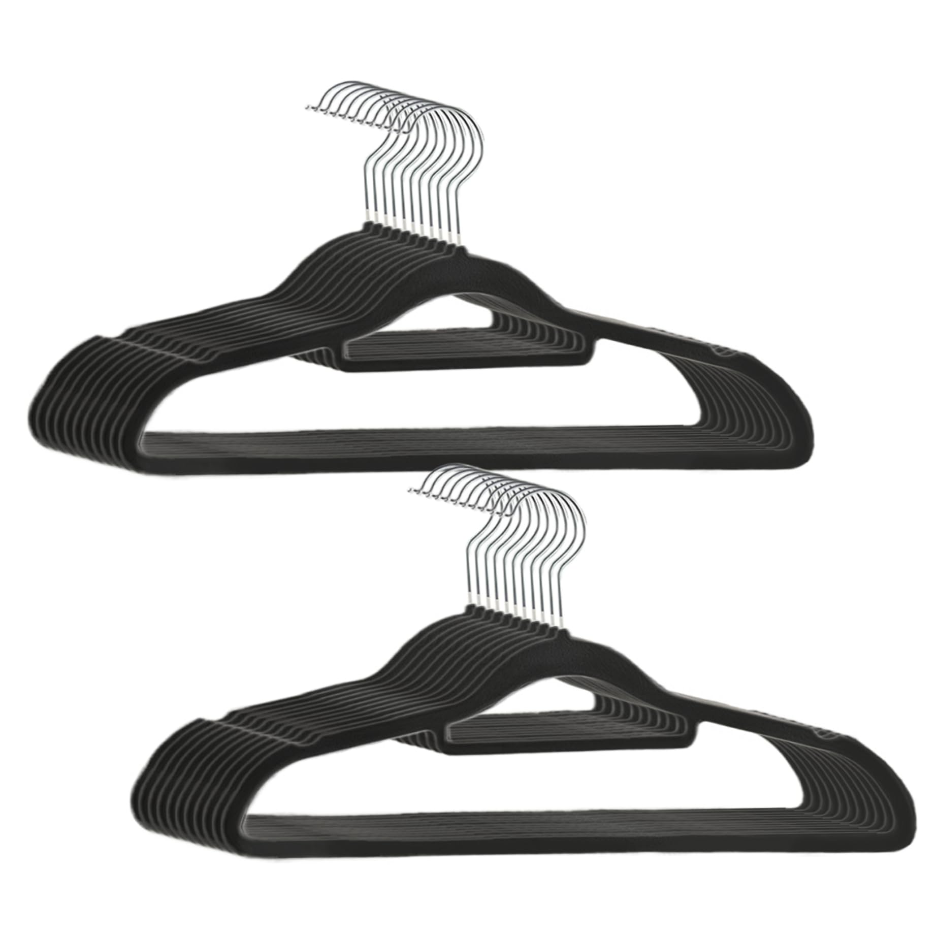 Cintres en velours pour suspendre sans glisser les robes de votre armoire