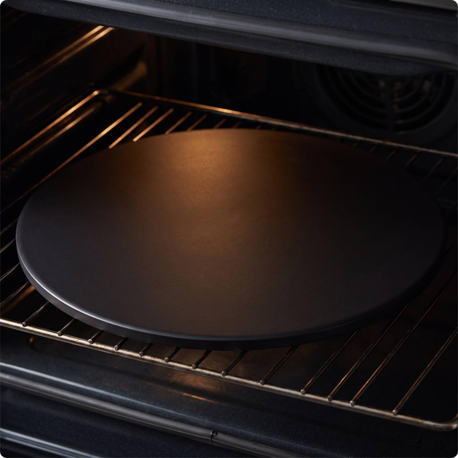 Piedra para Pizza Redonda Plancha Bandeja Base Cordierita Robusta con Gran Inercia Térmica para Resultados Crujientes Adecuada para Panadería Casera y, Negro, 33CM+架子