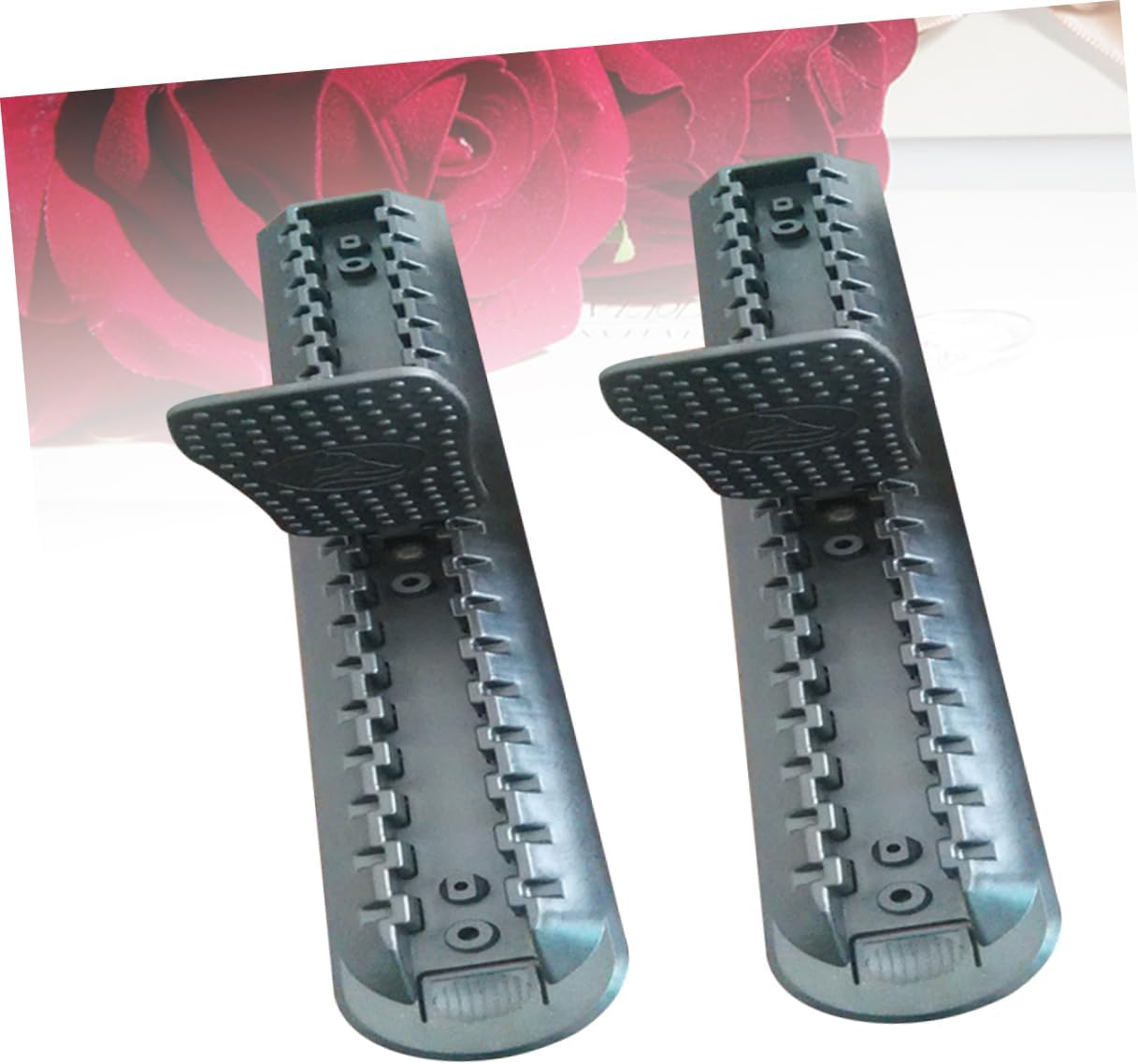 Happyyami 1Pair Kayaking Pedals Plastic Kayak Foot Pegs for Fishing Outdoor Use Convenient Kayaking Accessories for Kayak Canoe Enthusiasts