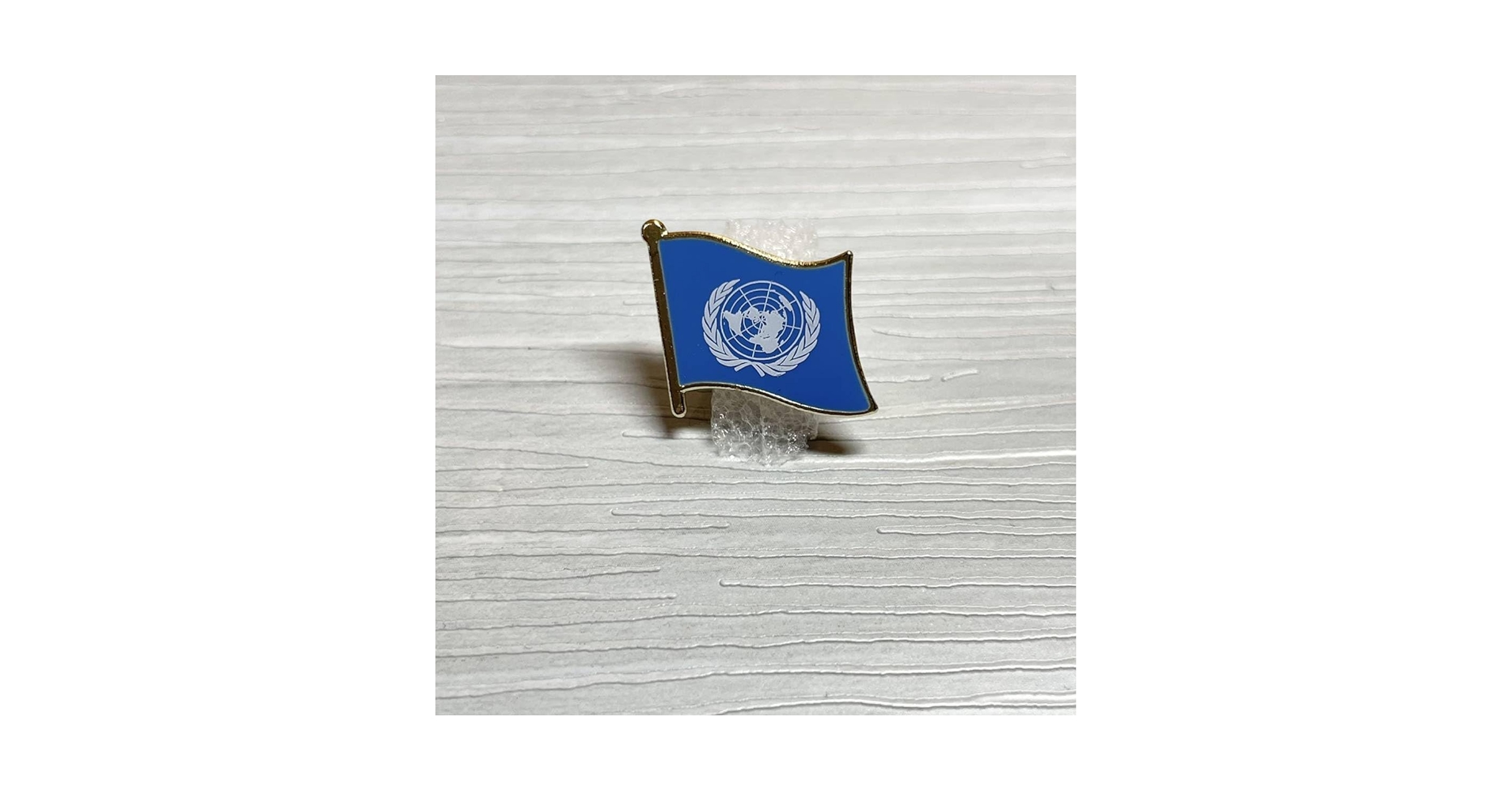 UNHCR ピンバッジ M*a様 ビンテージ 国連難民高等弁務官事務所 UNHCRのピンバッジ