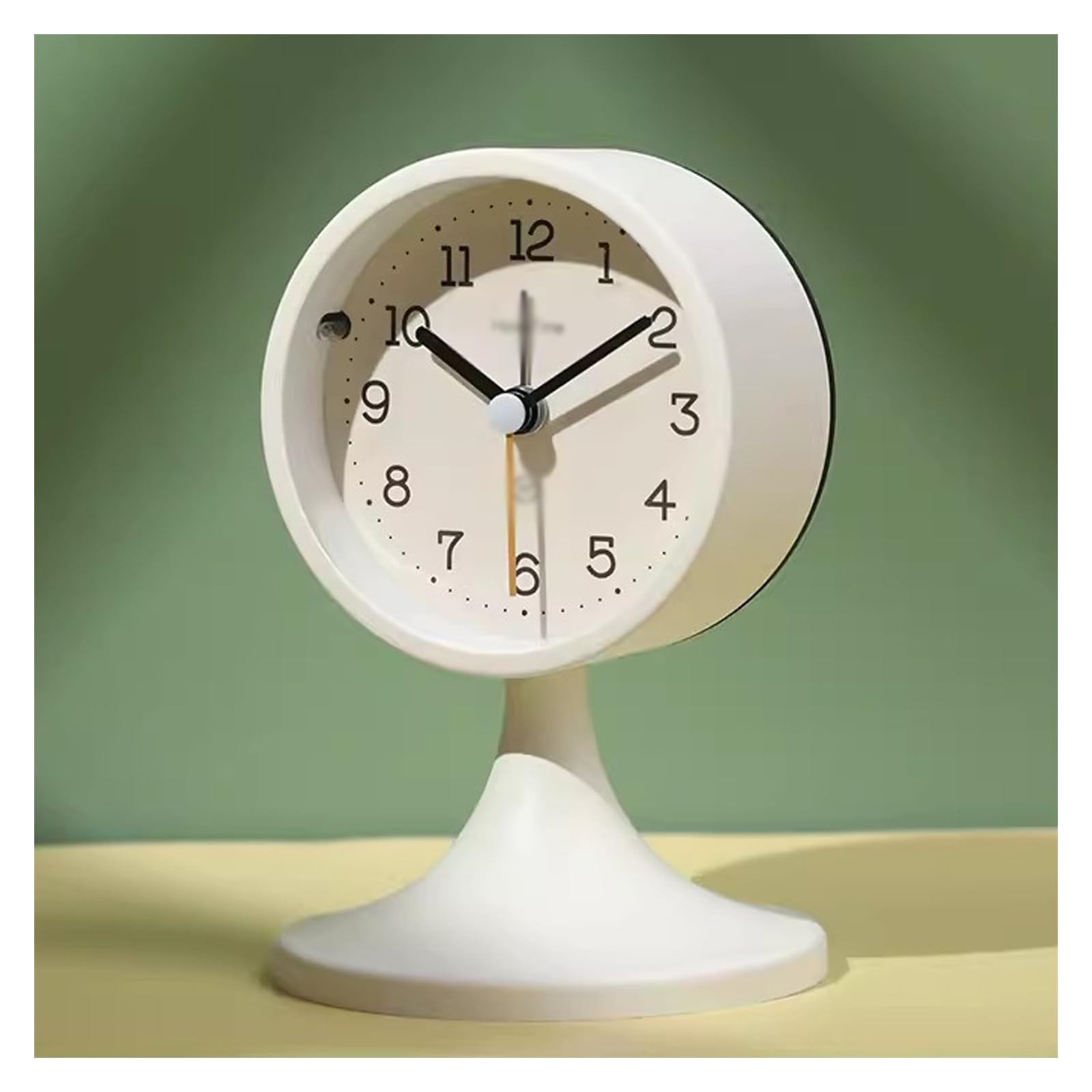 FDEFIRTFG Alarm clock, 5-Inches,Silent Non Ticking Small Clock with Arabic Numerals,Desktop with Night Light(A)