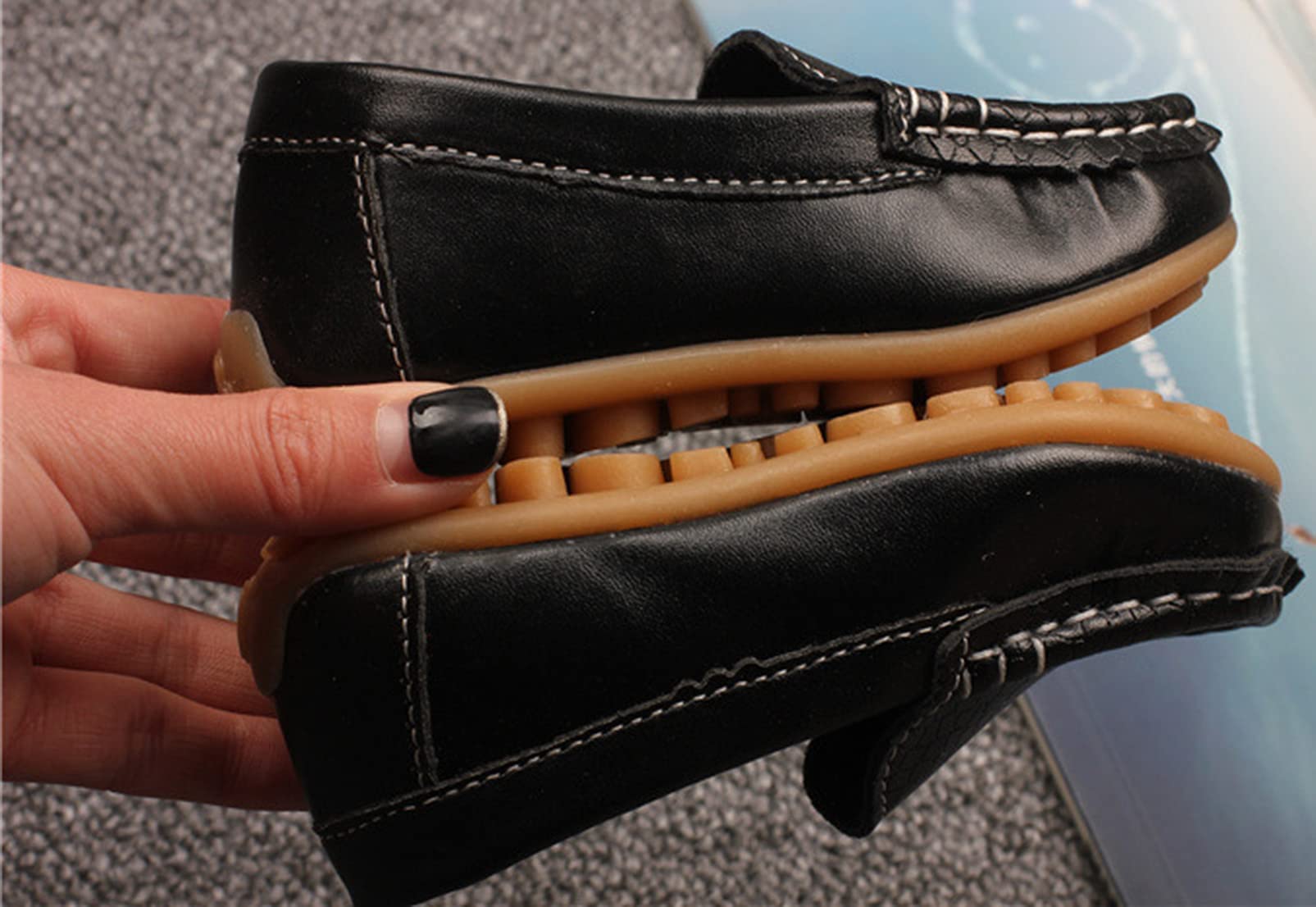 Skórzane mokasyny dla dzieci chłopcy dziewczęta moda loafers na co dzień łódź płaskie buty antypoślizgowe oksfordy wygodne buty do chodzenia, Czarny (Black), 24 EU