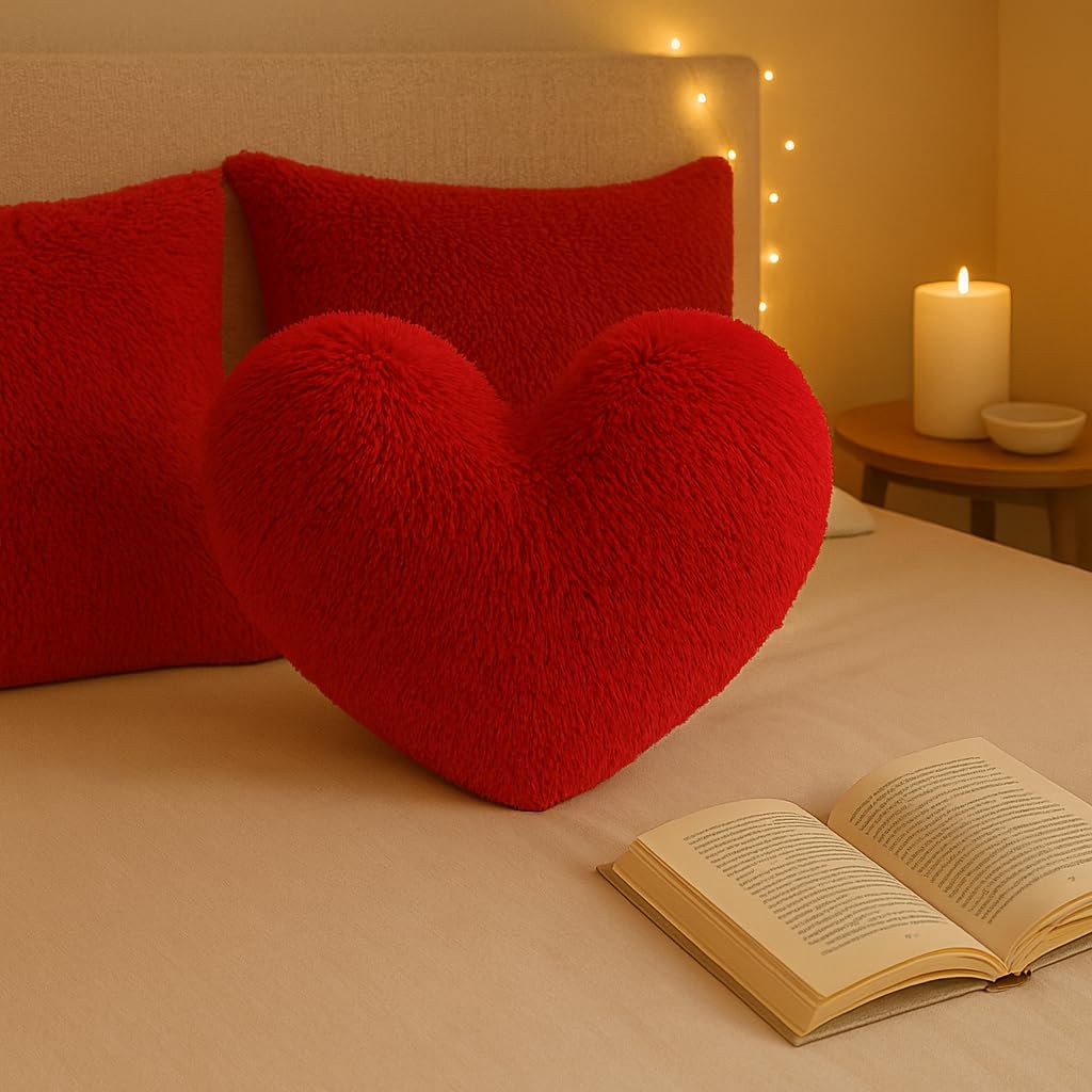 Bella Nights Teddy Cuddles 3D Heart Shaped Fleece Cushion – Soft Warm & Cozy Filled Pillow – 100% Polyester Teddy Bear Fleece – Comfortable Home Decor Cushion – 38 x 38cm (Red)