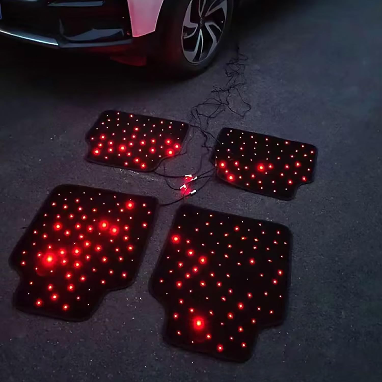 Tappetini LED per auto Starlight, 4 pezzi con luce a stella scintillante, tappetini decorativi universali per auto con controllo app, luci a fibra ottica lavabili, atmosfera luminosa