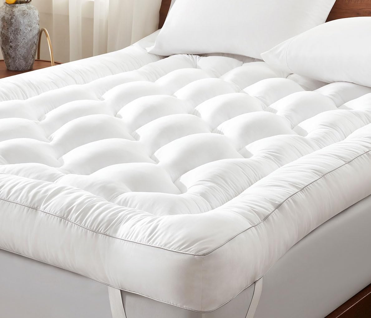 Decroom 4 Inch Memory Foam Mattress Topper Queen Size, Filled with Breathable Memory Foam Pillow Topper, Soft Fluffy Supportive Bed Mattress Pad for Back Pain Relief, 80x60x4 Inch Queen White