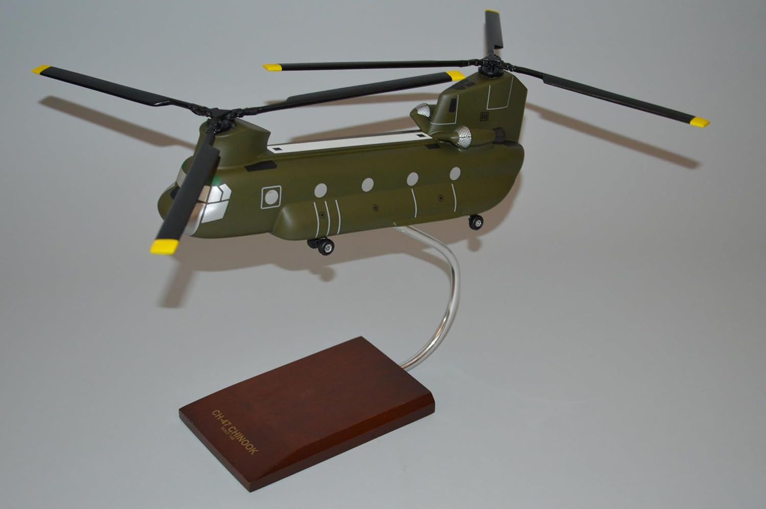 Boeing CH-47 Ch47 Chinook Army Helicopter Desktop Display Airplane Model Scale 1/48