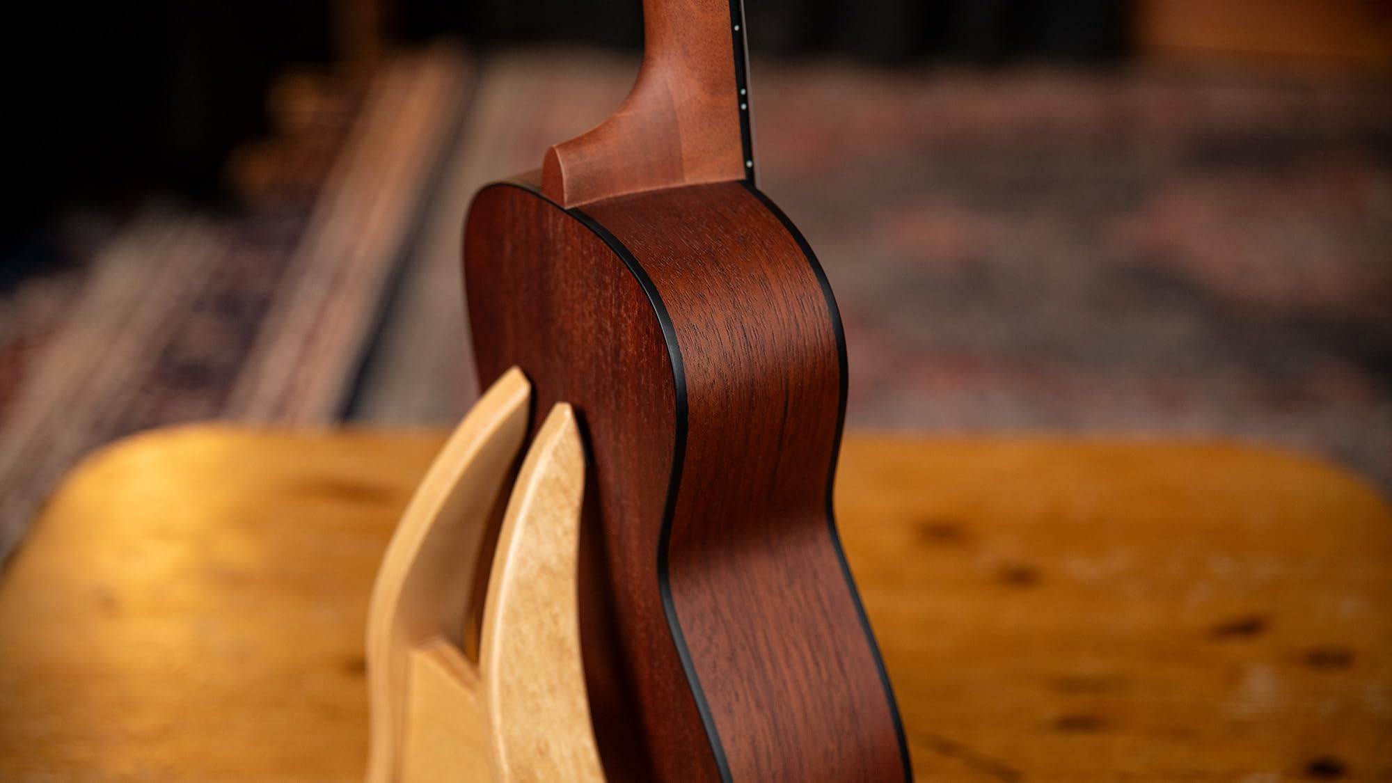 Ortega Guitars Ukulélé Concert Acoustique – Série Bonfire – Sapele, Naturel (RU4MM)
