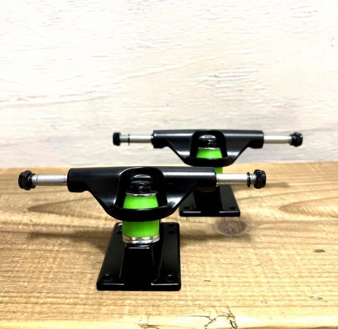 W.P.S.I クルーザースケートボードトラック 100mm W.P.S.I クルーザースケートボードトラック 100mm 【Z-FLEX