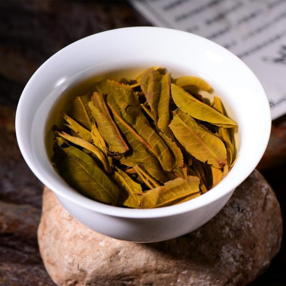 Pu-Erh Surowa Herbata Yunnan Menghai 357g Yiwu Starożytne Drzewo Wiosenna