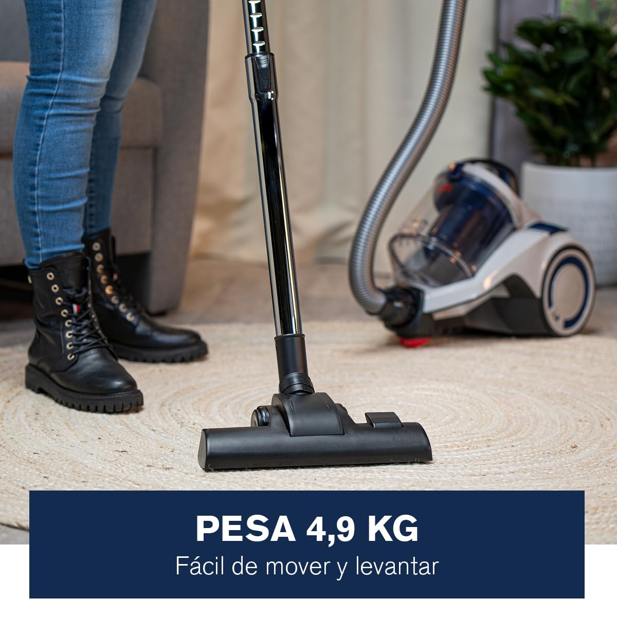 Dirt Devil Aspirador sin Bolsa DD2504 - Vacuum Cleaner 700W con Filtro HEPA 12 - Aspiradora Ciclónico con Cepillo Combinado, Boquilla para Rincones y Boquilla para Parquet
