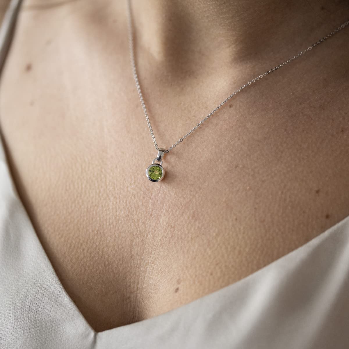 MATERIA by Matthias Wagner Damen Kettenanhänger Silber 925 Edelstein Peridot Kette echt