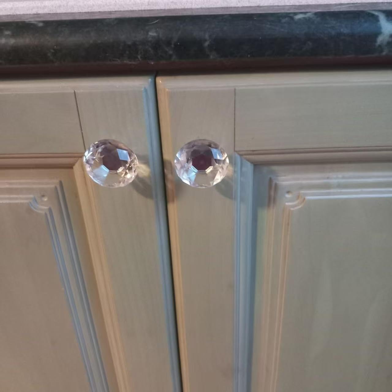 Clear Crystal Drawer Knobs, Diamond-Shaped Acrylic Cabinet Knobs Pulls for Kitchen Dresser Drawer and Cupboard 5 PCS