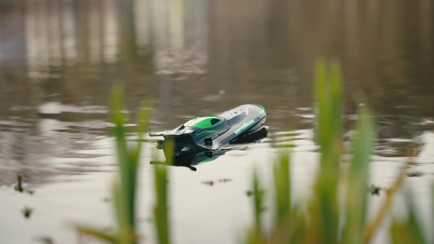 Carson Waveracer Brushless 2.4GHz 100% RTR – motoscafo RC radiocomandato, barca RC, giocattolo radiocomandato per bambini e adulti, incluso radiocomando.