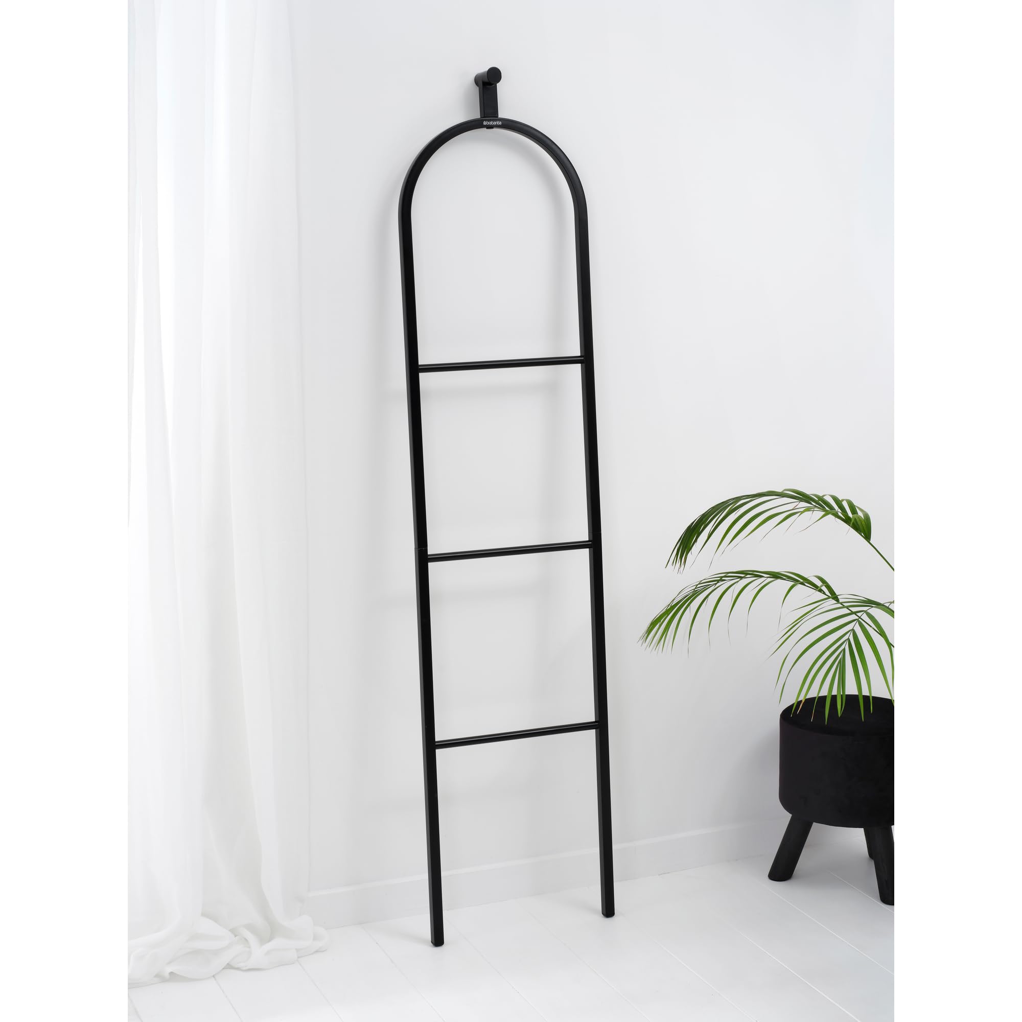 Brabantia - Galán de Noche Linn - Perchero multiusos - Colgar, airear o secar - con gancho para colgar - Compacto - Riel para ropa o toallas - Accesorio para el hogar - Negro Mate