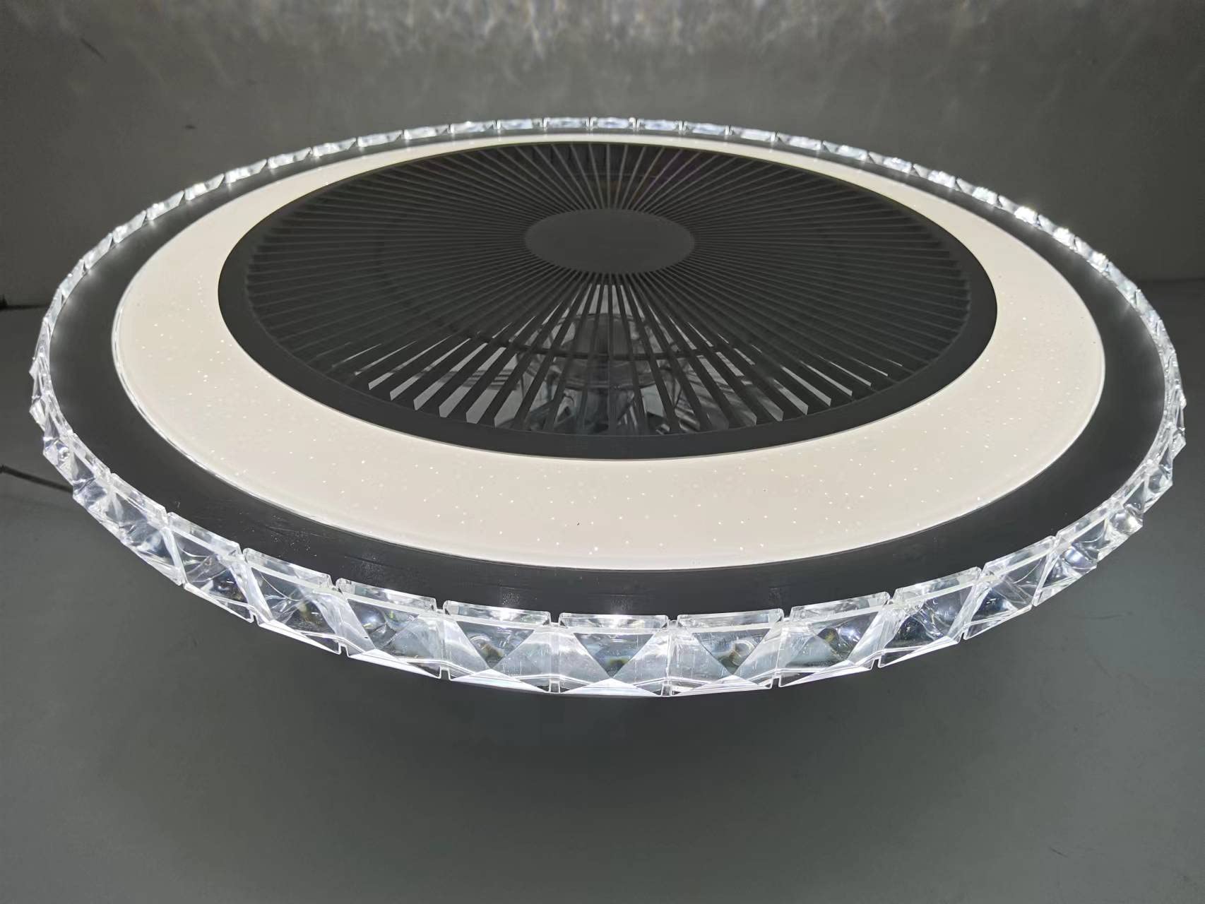 RGB Ventilatore da Soffitto con Luce E Telecomando Lampadario Ventilatore Camera da Letto Plafoniera Ventilatore Soffitto E Cassa Bluetooth Ventilatore Soffitto con Luce Φ50cm