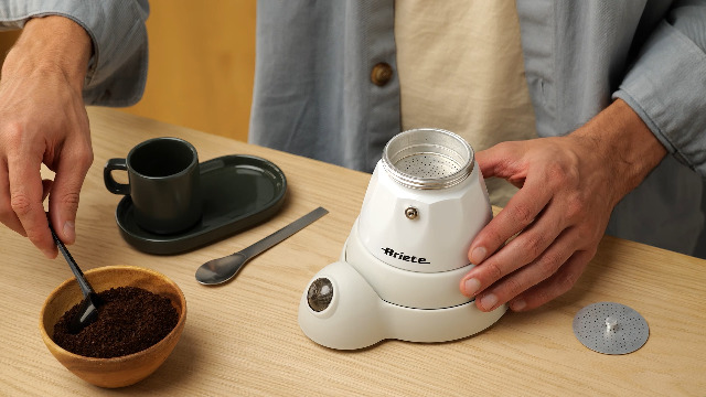 Ariete 1368 Aroma - Moka Elettrica Autospegnimento, 4/6 Tazze, Nero